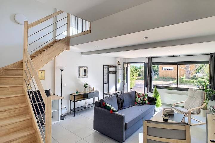 Location de vacances pour 2 personnes, avec jardin à Ayguesvives