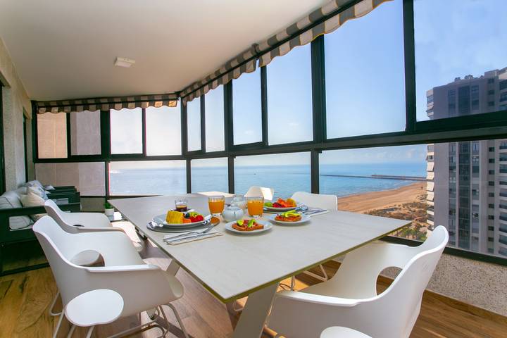 Apartamento de vacaciones para 4 personas, con jardín y terraza además de vistas al mar y piscina para niños, Familias con niños - 1