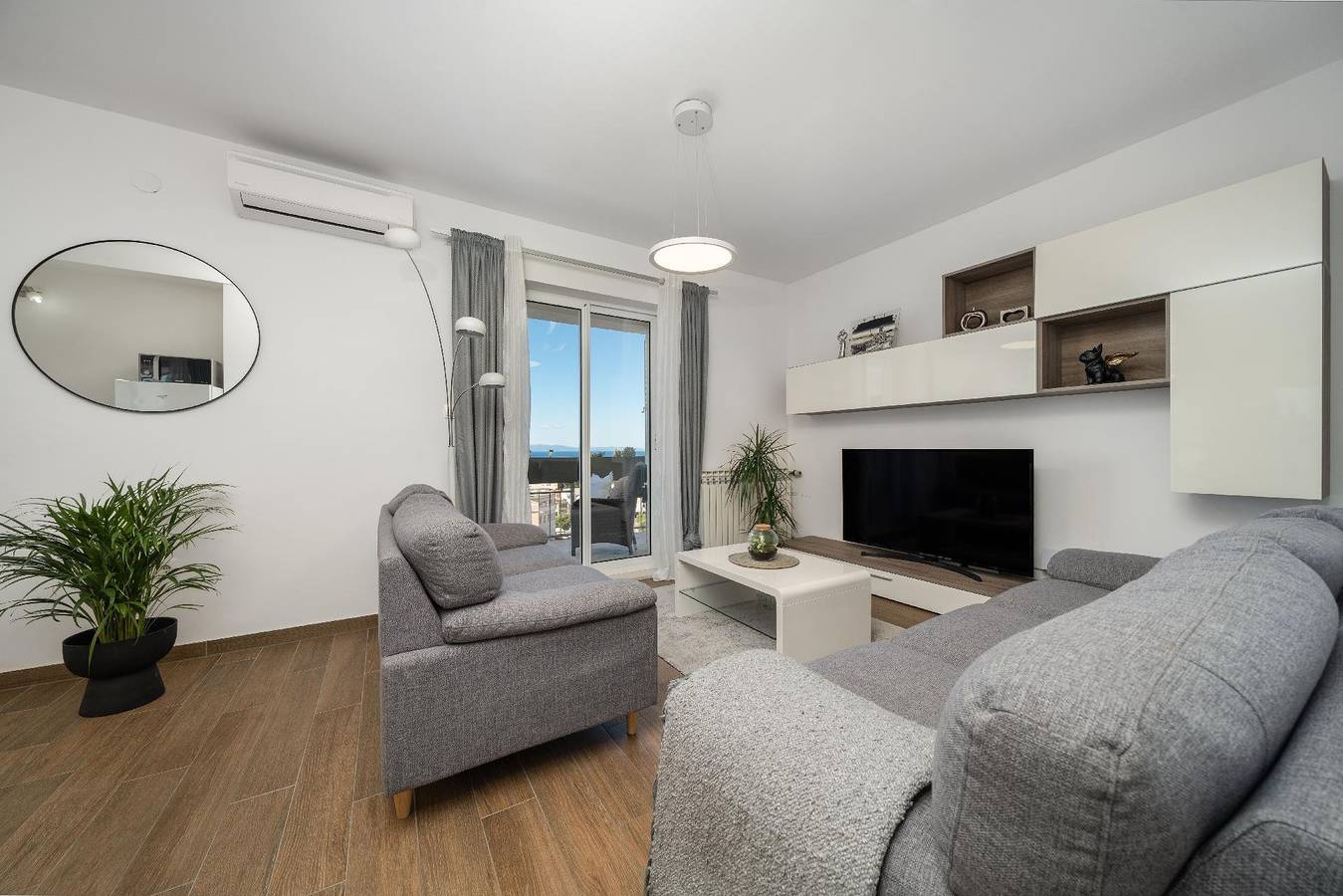 Appartement de vacances entier, Apartment Ana with breathtaking view of the sea in Makarska, Makarska riviera