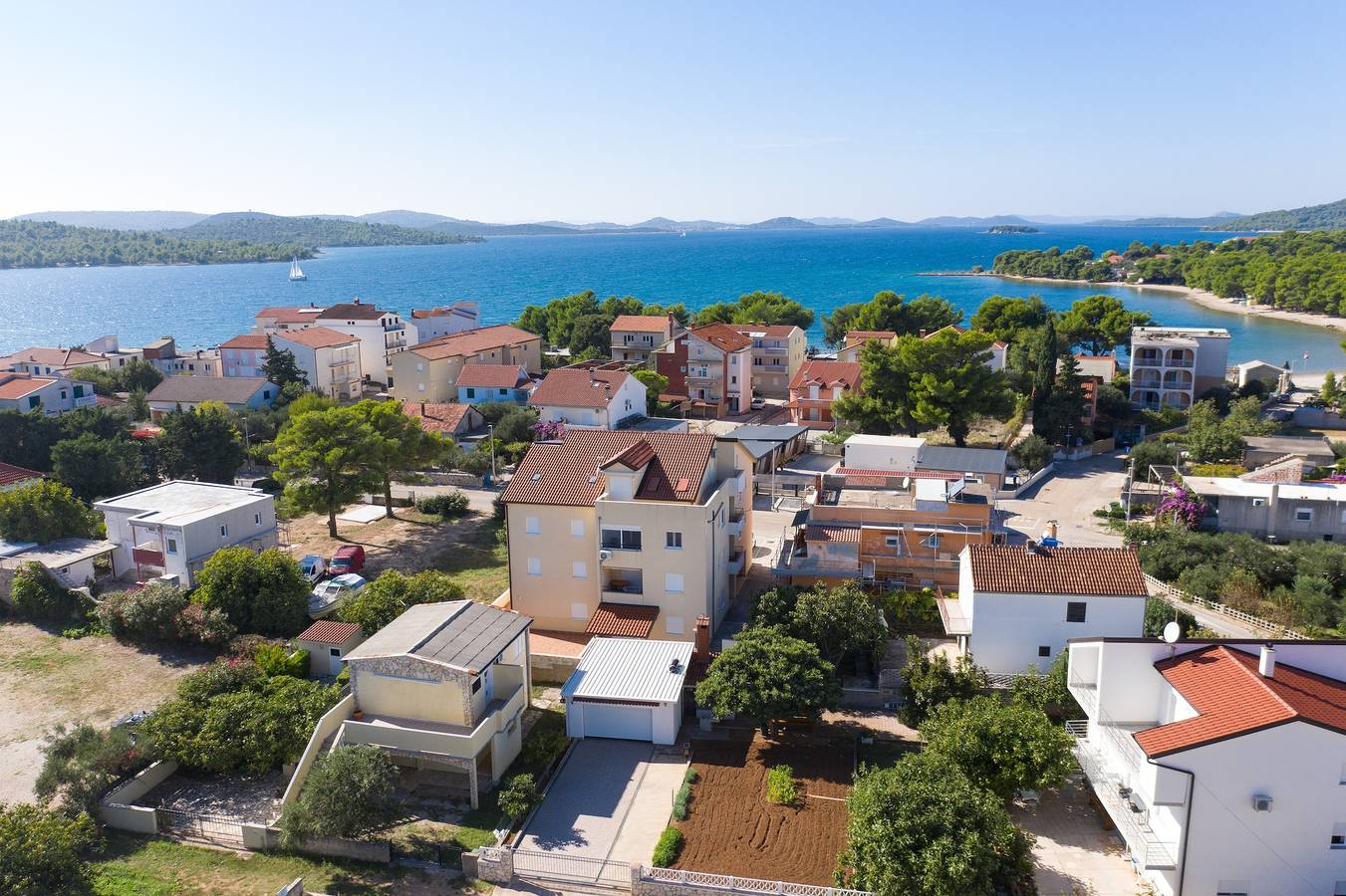 Ganze Wohnung, 2-Zimmer-Ferienwohnung mit Balkon Pirovac, Sibenik A-15659-a in Pirovac, Šibenik-Knin