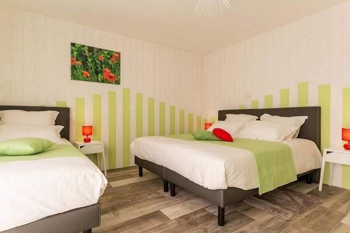 Gîte pour 11 personnes, avec jardin à Port-Saint-Père - 4