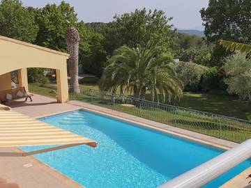 Chambre d’hôte pour 2 personnes, avec piscine ainsi que jardin et terrasse à Flayosc