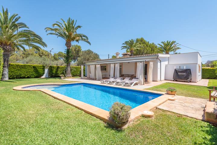 Finca für 4 Personen, mit Terrasse und Garten sowie Pool in Cala Murada