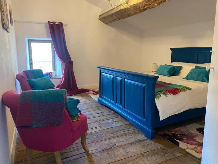 Location de vacances pour 9 personnes, avec jardin et piscine à Oradour-sur-Vayres