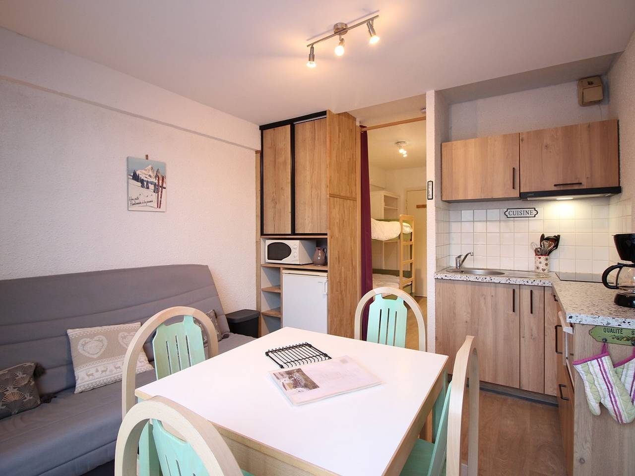 Entire studio, Studio with balcony in Mont Dore, for 4 people in Mont-Dore, Volcans d'Auvergne Regional Nature Park