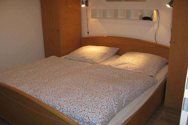 Ganze Wohnung, Ferienwohnung direkt am Strand in Norddeich  Parkplatz am Haus in Strand Norddeich, Norddeich