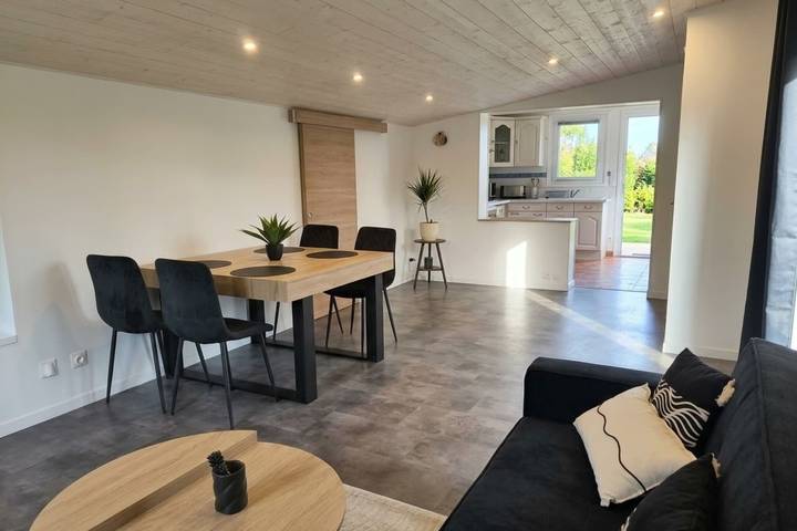 Location de vacances pour 5 personnes, avec Jardin et Piscine à Bâgé-la-Ville