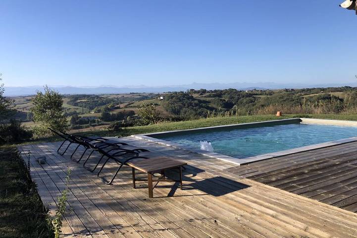 Location de vacances pour 9 personnes, avec Jacuzzi ainsi que Terrasse et Jardin à Gaillac-Toulza