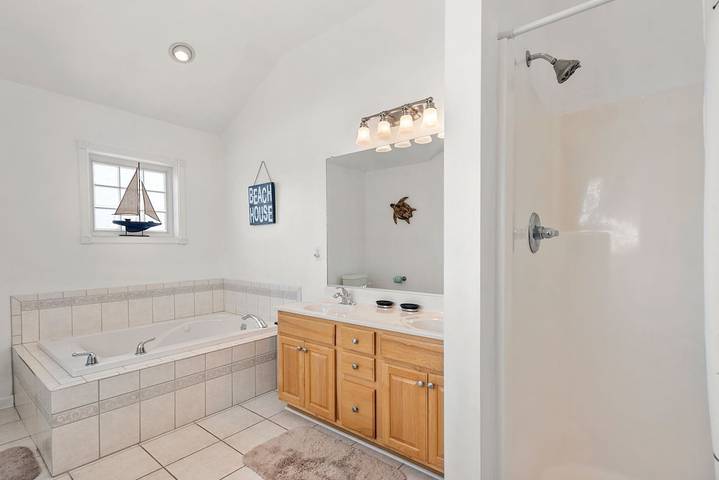 Vacation house for 16 people, with hot tub in North Carolina