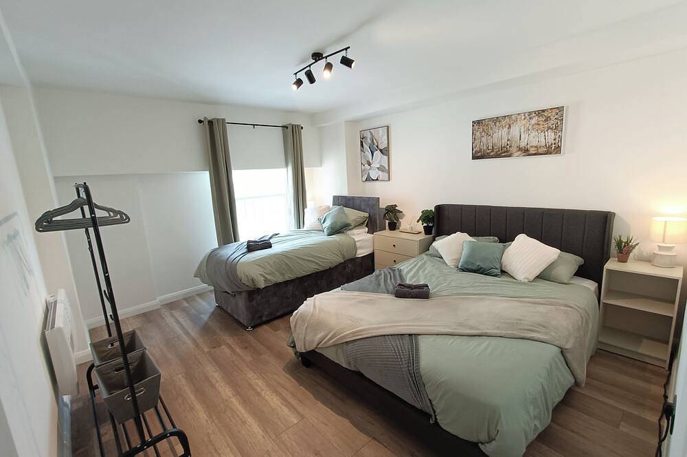 Geheel appartement, Brand New 2-Bedroom Apartment in the heart of Swindon Old Town - Sleeps 6 in Swindon, North Wessex Downs