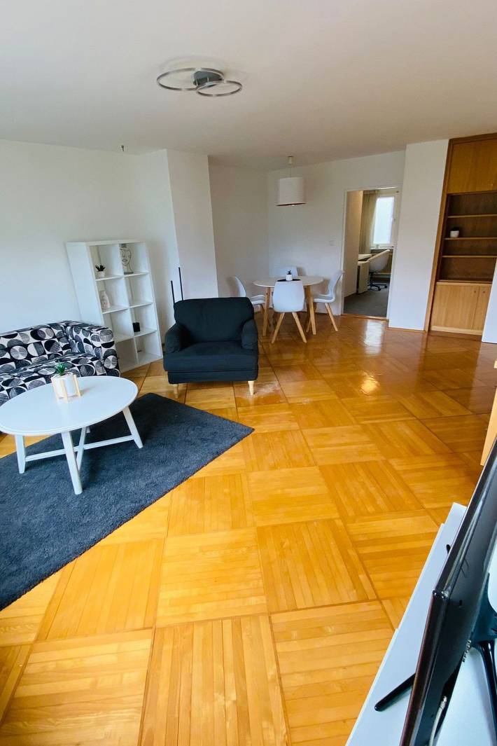 Ferienwohnung für 2 Personen, mit Balkon und Seeblick