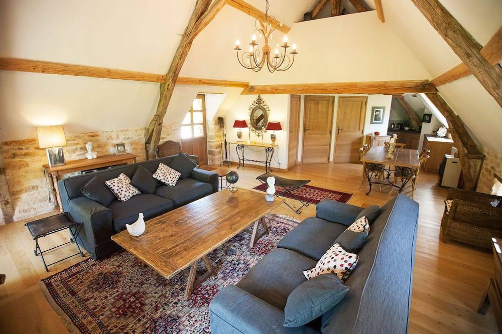 Superbe grange en pierre rénovée de 90 m² sur le terrain d'un ancien moulin in Cazillac, Lot