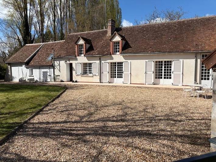 Location de vacances pour 9 personnes, avec jardin, animaux acceptés à Gy-en-Sologne