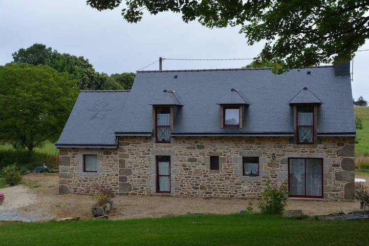 Gîte pour 7 personnes, avec jardin à Saint-Gilles-Pligeaux