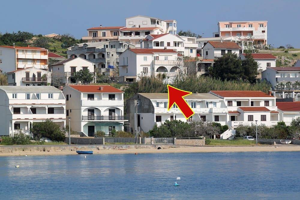 Ganze Wohnung, Studio Appartement mit Terrasse und Meerblick Metajna, Pag in Metajna, Pag