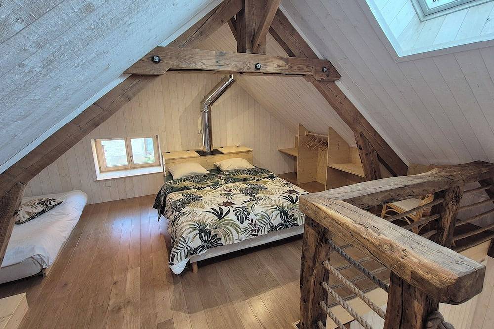 The pedaler's hut in Fourbanne, Doubs (desambiguación)