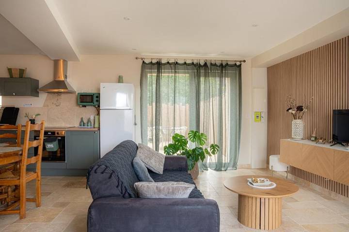 Gîte pour 4 personnes, avec jacuzzi et terrasse à Vergigny