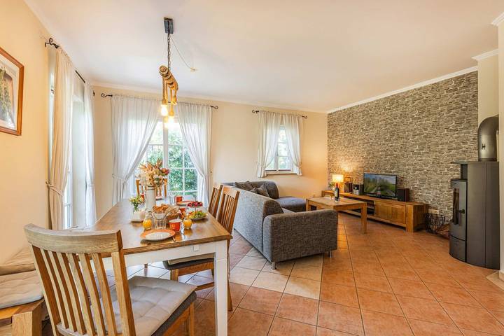 Ferienhaus für 7 Personen, mit Balkon/Terrasse und Terrasse sowie Garten und Sauna in Dargen