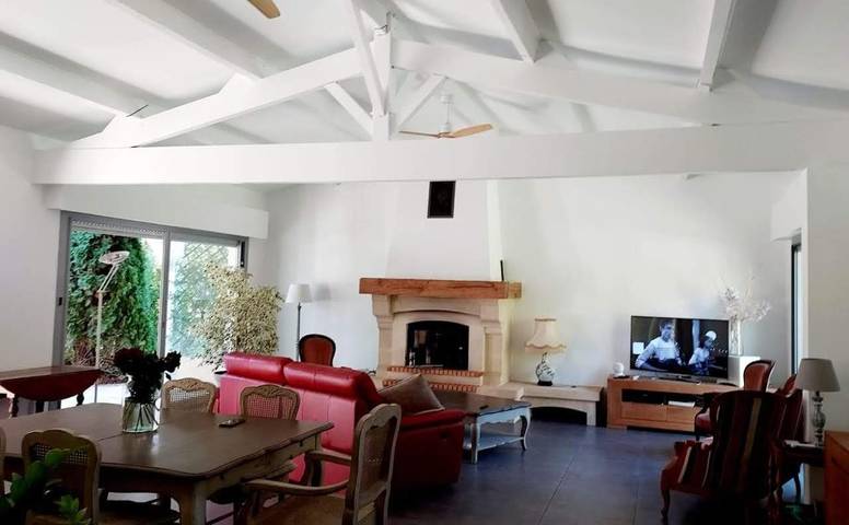 Location de vacances pour 6 personnes, avec jardin ainsi que piscine et jacuzzi à Sadirac - 2