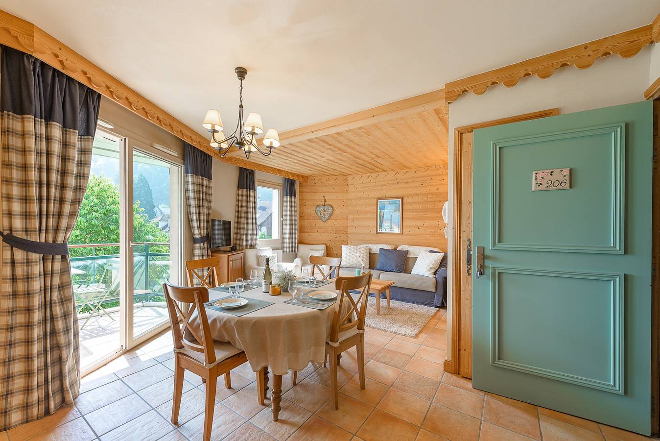 Appartement entier, Les Roseaux du Lac 206  – Duplex familial avec vue imprenable sur le lac in Duingt, Bauges