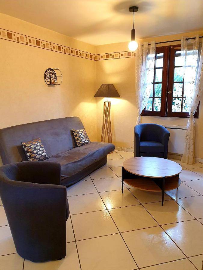 Location de vacances pour 7 personnes, avec piscine ainsi que terrasse et jardin à Gagnac-sur-Cère - 4