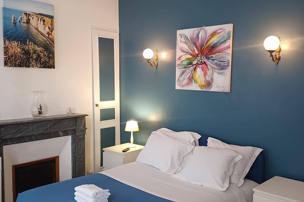 Entire apartment, Perle D'azur: Appartement de 56 m2, Charme Avec Plafonds Majestueux, à Grasse\" in Grasse, Cannes region