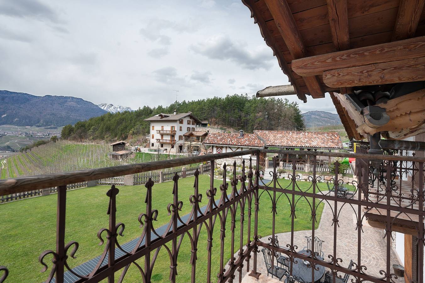 Appartamento intero, Appartamento 'Royal Gala' con vista sulle montagne, giardino in comune e Wi-Fi in Coredo, Predaia