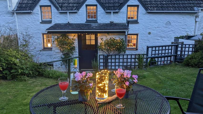 Cottage for 5 people, with garden in Llangrannog