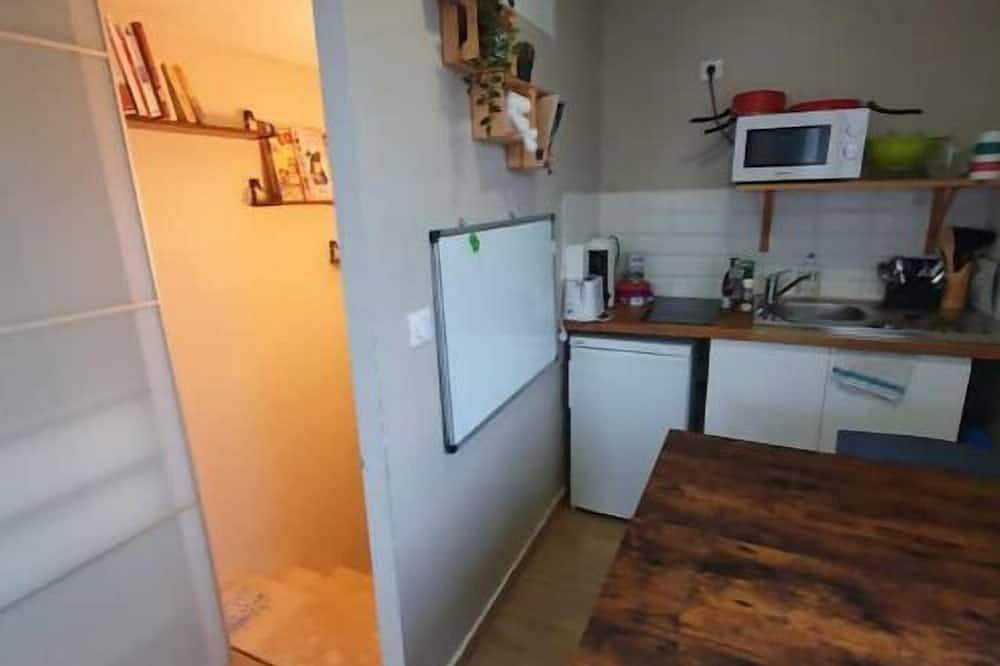 Appartement entier, Independent studio with garden in Sophia-Antipolis in Sophia Antipolis, Côte méditerranéenne (France)