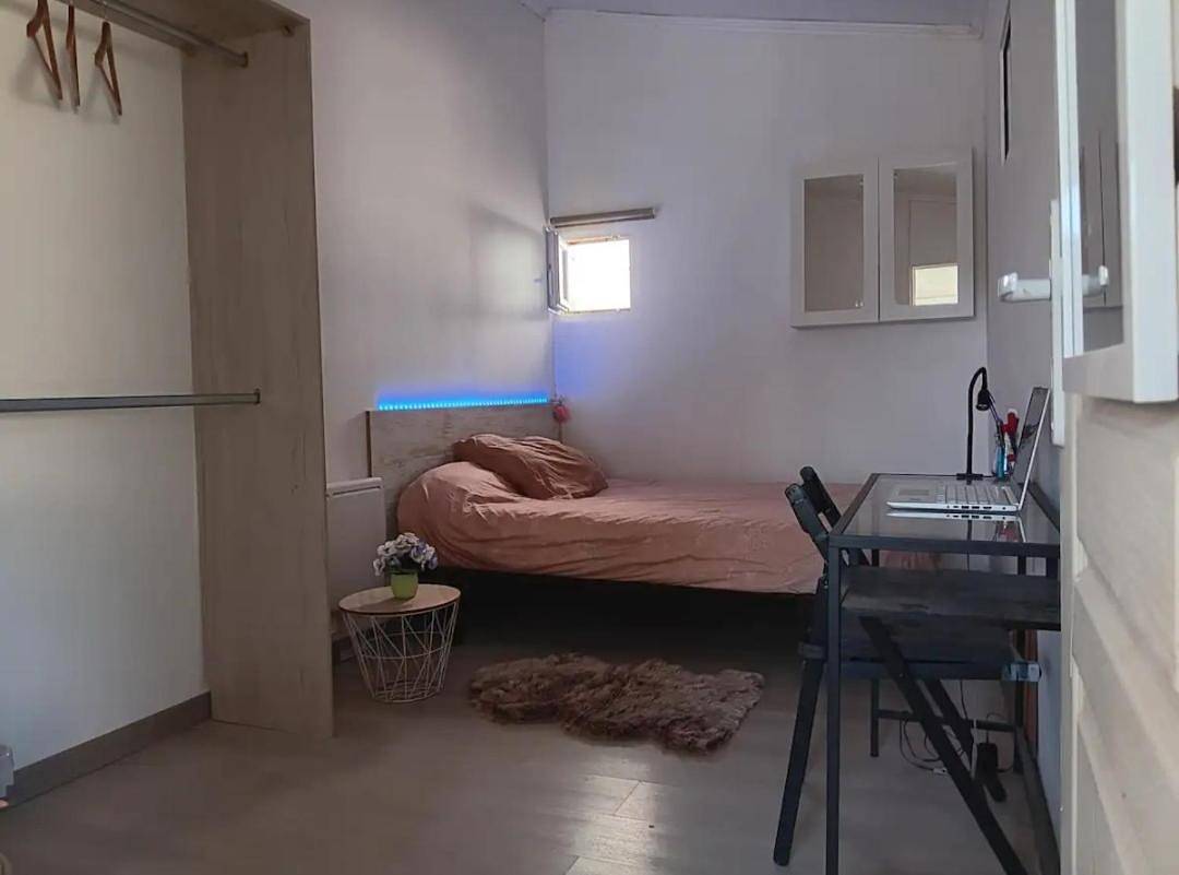 Appartement entier, One-Bedroom House in Berre-l'Étang, Côte méditerranéenne (France)