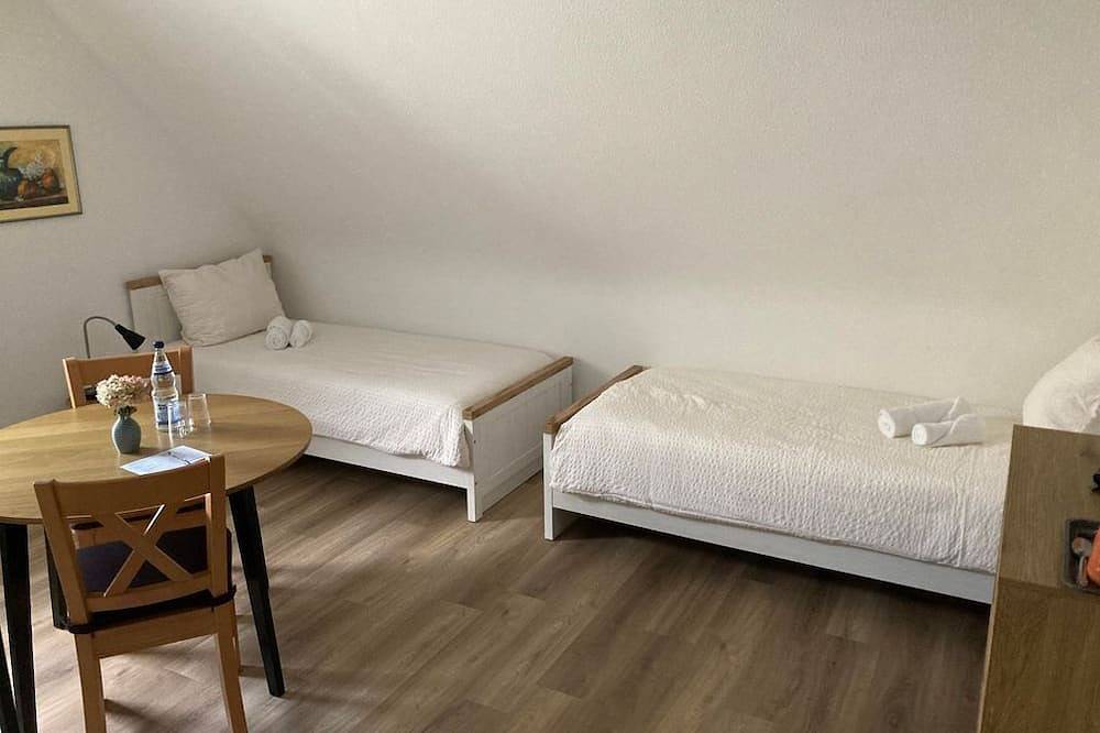 Ganze Wohnung, Doppelzimmer, Dusche, Wc, 1 Schlafraum - Ferienhaus im Obstgarten in Kirn, Landkreis Bad Kreuznach