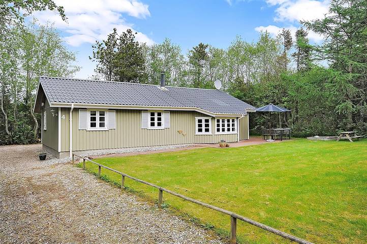 Ferieudlejning for 6 personer, med Jacuzzi og Terrasse samt Sauna i Trend