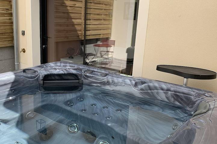 Location de vacances pour 4 personnes, avec Jacuzzi et Terrasse à Villeblevin