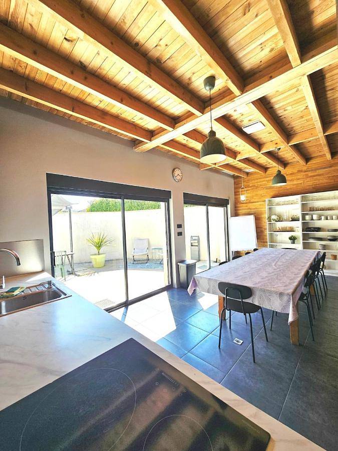 Location de vacances pour 10 personnes, avec Terrasse et Jardin à Saint-Pierre-de-Chandieu - 2