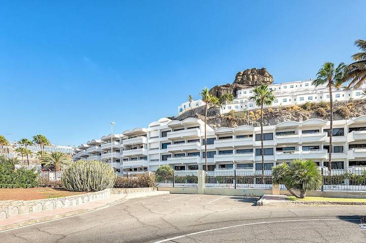 Apartment for 2 people, with balcony and pool in Puerto Rico Marina
