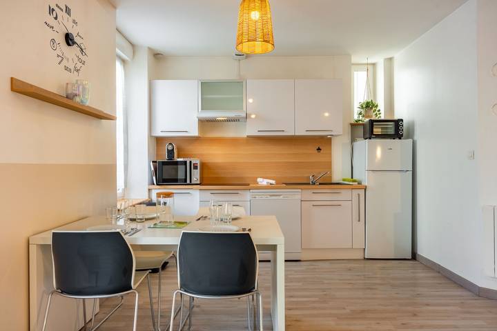 Appartement entier, L'agréable de Pierre - 900 m de la gare in Nancy, Région de Nancy