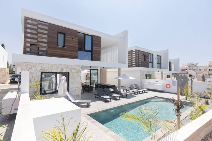 Villa pour 9 personnes, avec balcon ainsi que piscine et jardin à Ayia Napa - 2