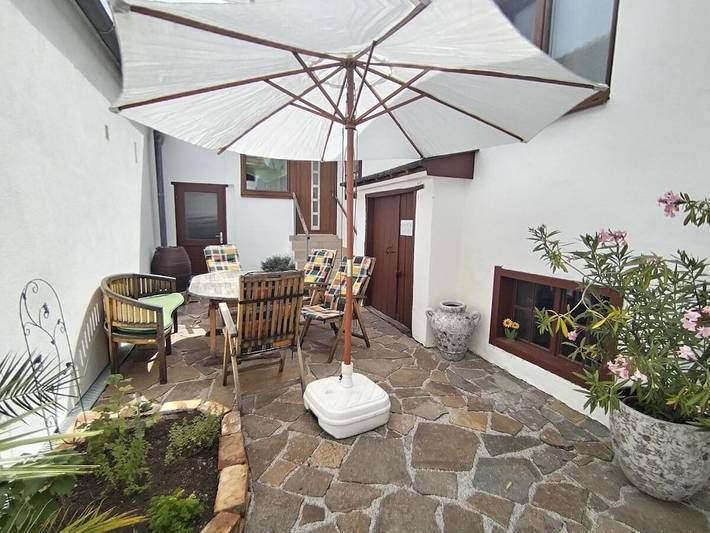 Ferienhaus in Mörbisch mit Schwimmbecken in Mörbisch am See, Leithaberg