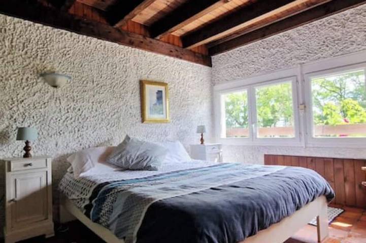 Location de vacances pour 9 personnes, animaux acceptés à Brignac-la-Plaine - 2