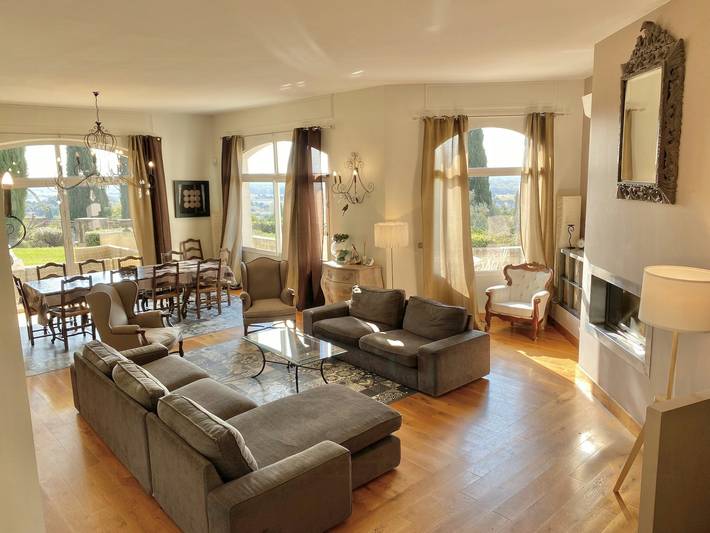 Villa mit Aussicht und Pool in Châteauneuf-du-Pape in Châteauneuf-du-Pape, Vaucluse