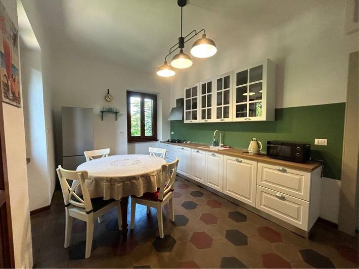 Gîte pour 5 personnes, avec vue sur le lac ainsi que jardin et vue à Gavirate - 2