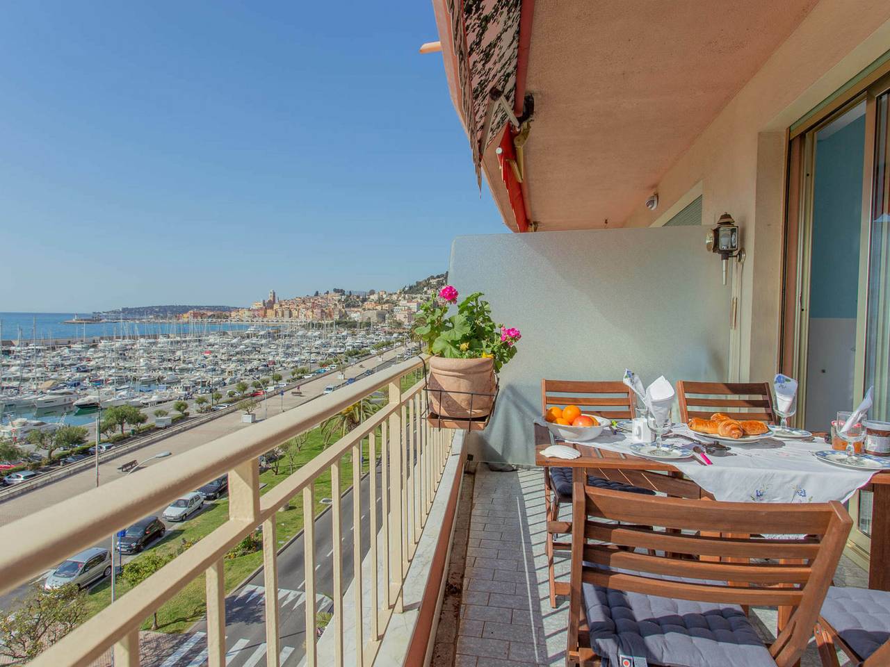 Appartamento intero, Appartamento vacanze per 4 persone con balcone in Mentone, Nizza e dintorni