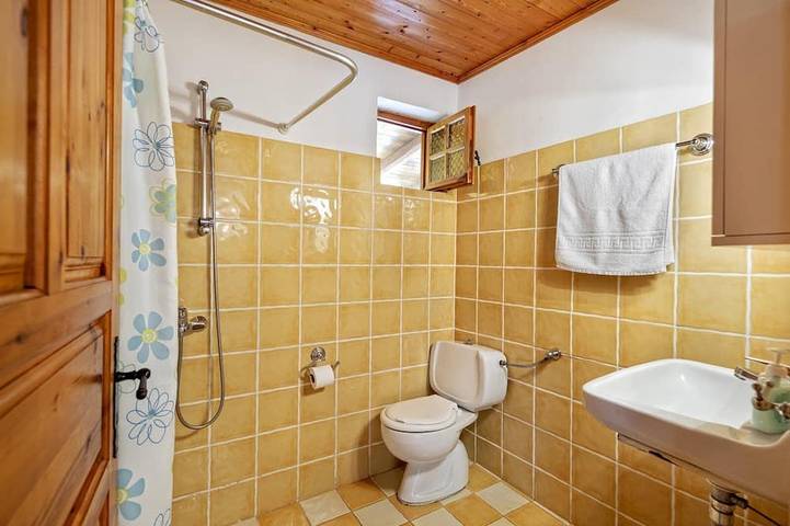 Baita per 2 persone, con balcone e giardino a Zante