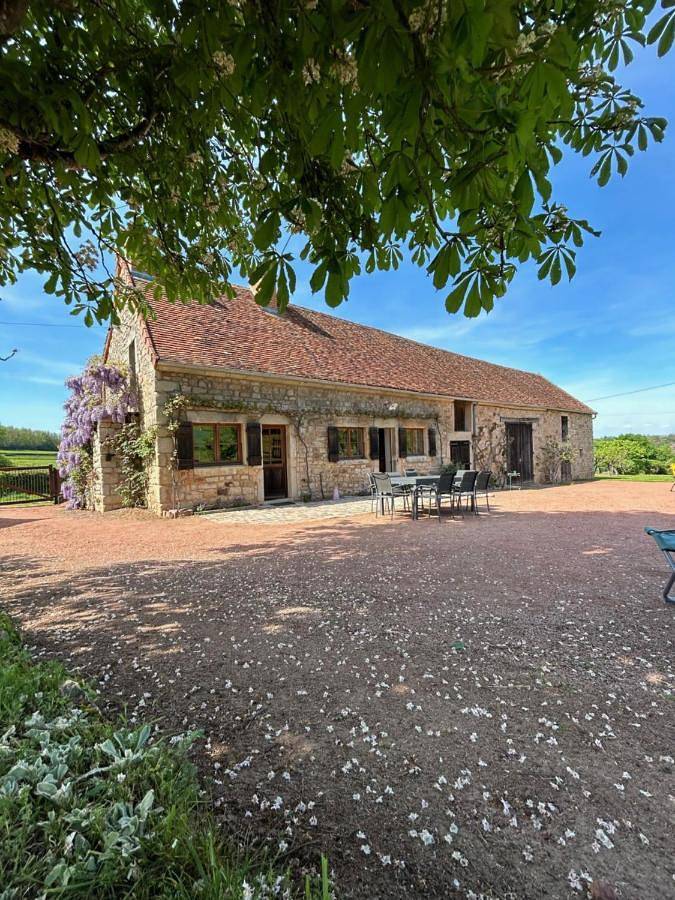 Location de vacances pour 6 personnes, avec vue et jardin, animaux acceptés à La Guiche - 2