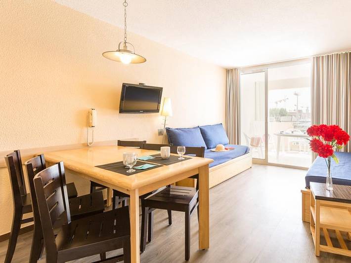 Camping pour 6 personnes dans Plages du débarquement - 2