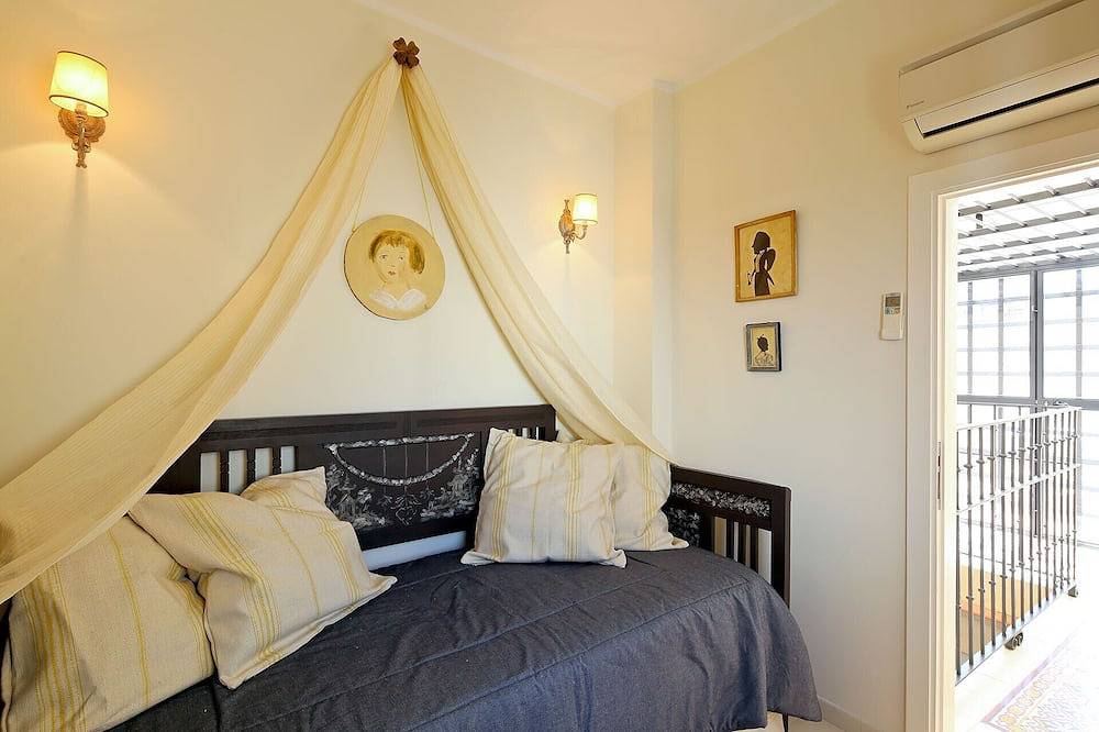 Ganze Wohnung, Quintana Terrasse. 5 Schlafzimmer, 3 Bäder, Terrasse. Für 10 Personen. in Casco Antiguo, Sevilla