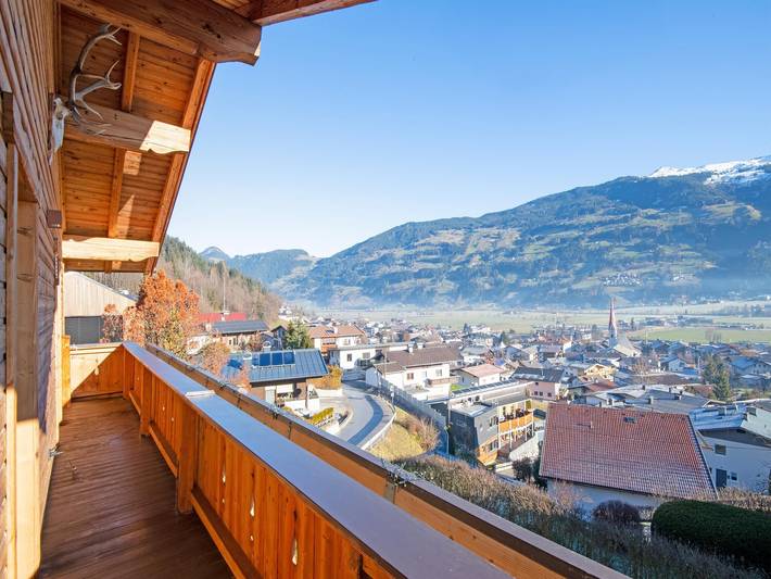 Chalet in Fügen bij Spieljoch Ski Lift in Tux Alps, Fügen