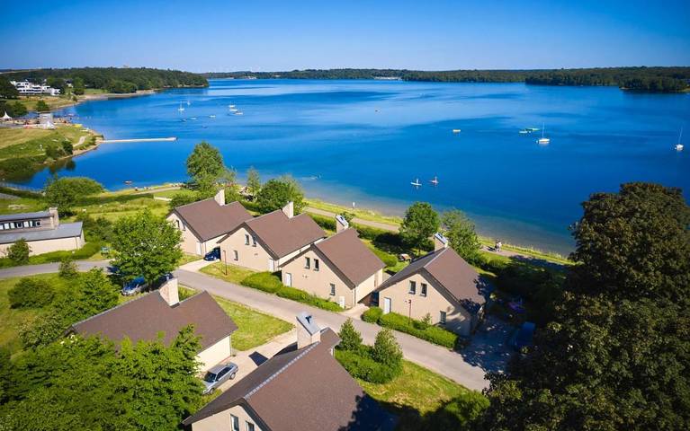 Location de vacances pour 8 personnes, avec jacuzzi ainsi que sauna et terrasse, animaux acceptés dans Hainaut