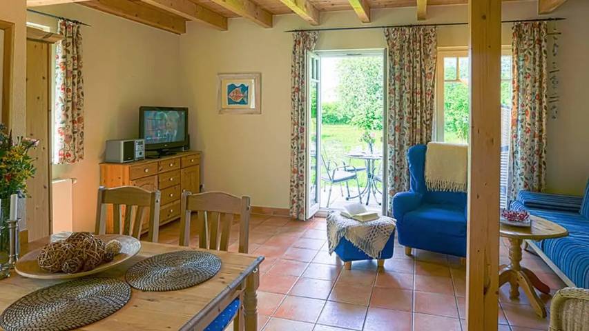 Ferienhaus für 6 Personen, mit Terrasse und Garten in Nienhagen - 2