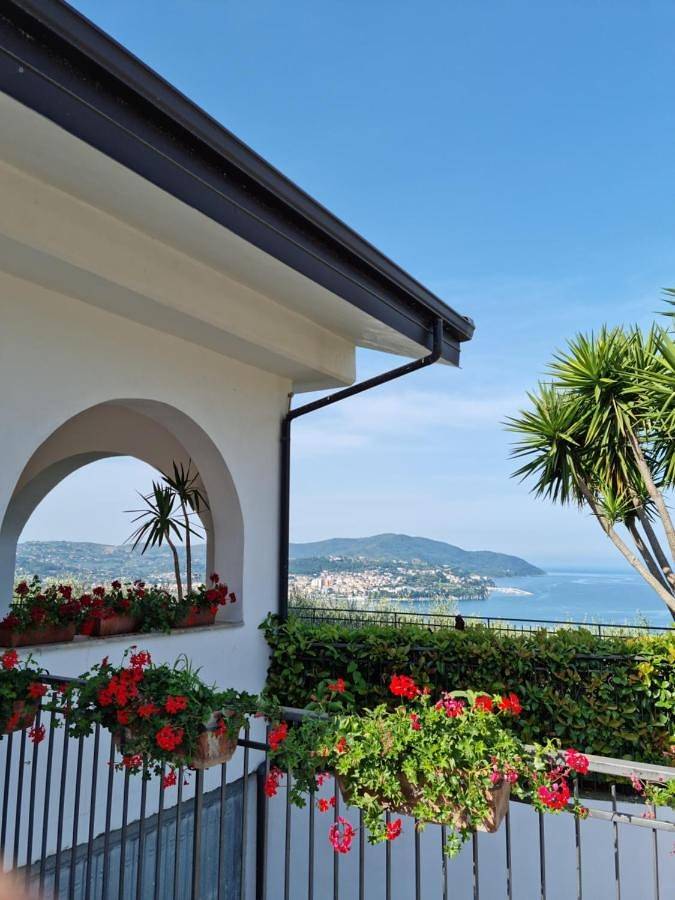 B&b per 2 persone, con Terrazza e Idromassaggio nonché Giardino e Piscina ad Agropoli